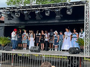Unsere Upcycling-AG auf großer Bühne.